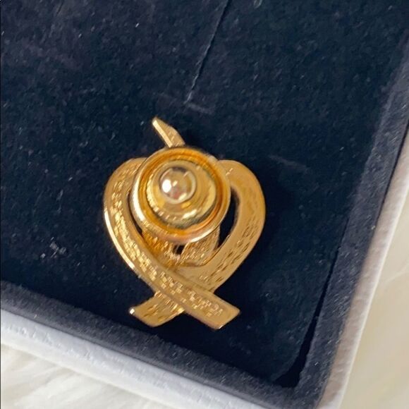 3/$30 Vintage Avon Breast Cancer Awareness pin flame - Picture 2 of 2